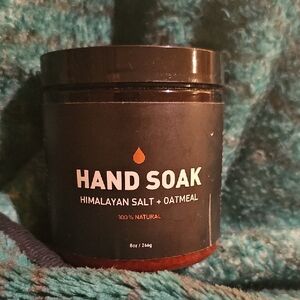 Hand Soak with Himalayan Salt and Oatmeal - Black